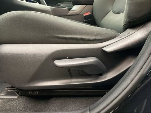 Used 2021 Toyota RAV4 LE image 24