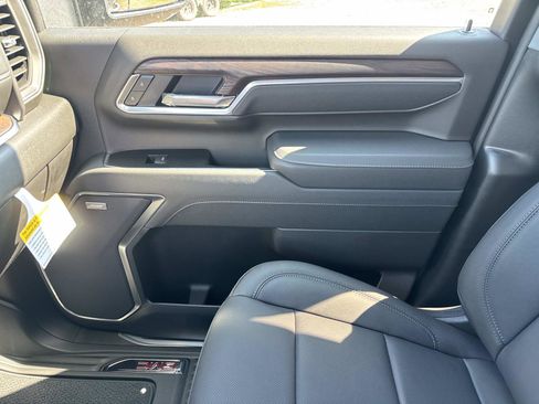 New 2026 GMC Sierra 2500 SLT w/ SLT Premium Package AWD/4WD image 28
