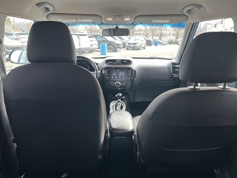 Used 2018 Kia Soul + image 27