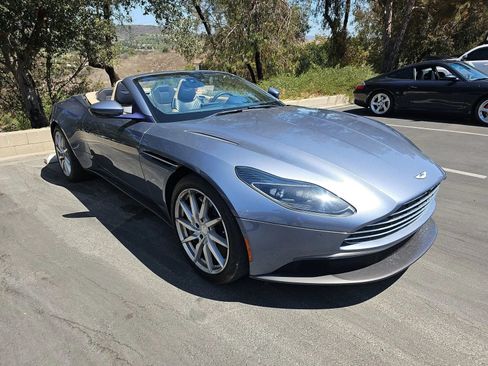 Used 2019 Aston Martin DB11 Volante RWD image 8