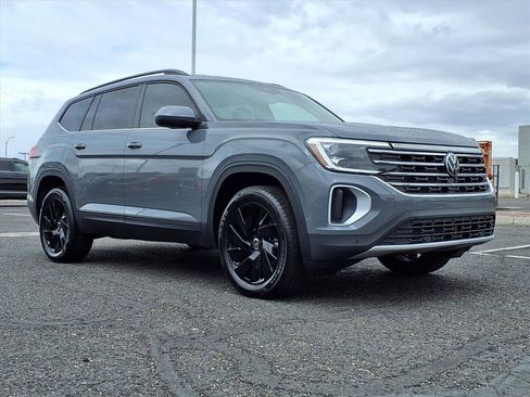 New 2026 Volkswagen Atlas SE image 1