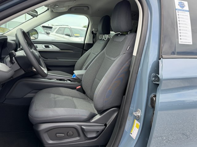 New 2026 Ford Explorer Active RWD image 12