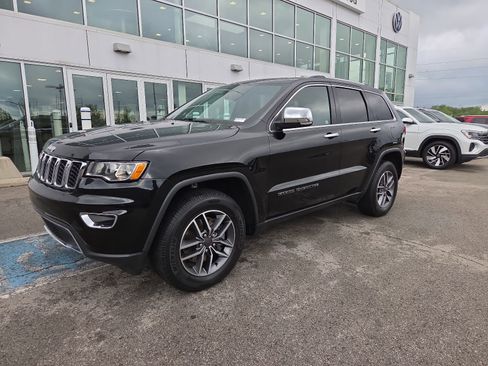 Used 2021 Jeep Grand Cherokee Limited w/ Trailer Tow Group IV AWD/4WD image 14
