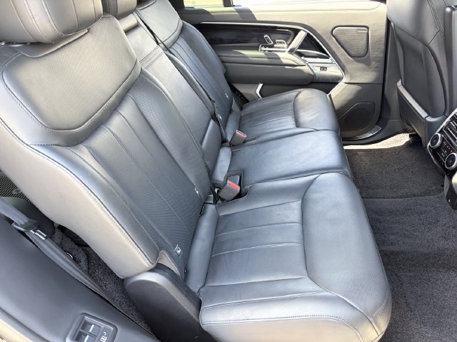 Used 2025 Land Rover Range Rover Long Wheelbase SE AWD/4WD image 21