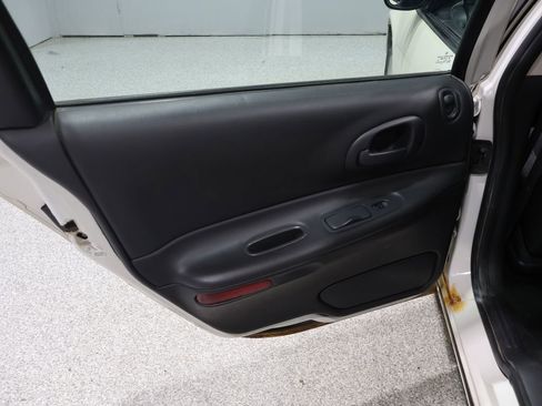 Used 2004 Dodge Intrepid SE image 17