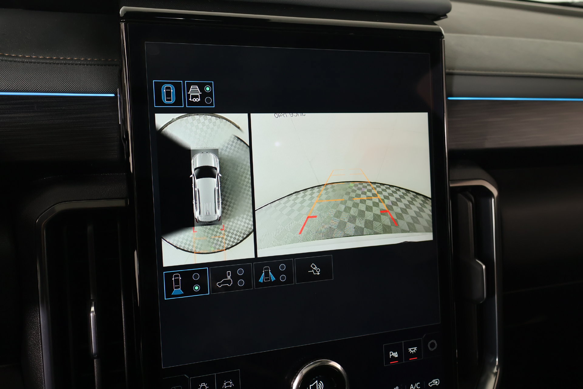 Used 2025 GMC Acadia AT4 AWD/4WD image 6