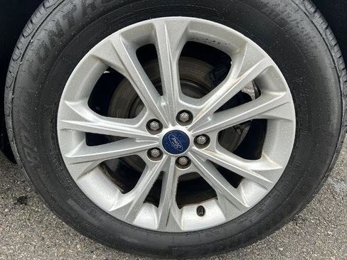 Certified 2018 Ford Escape SE w/ SE Sync 3 Package image 13