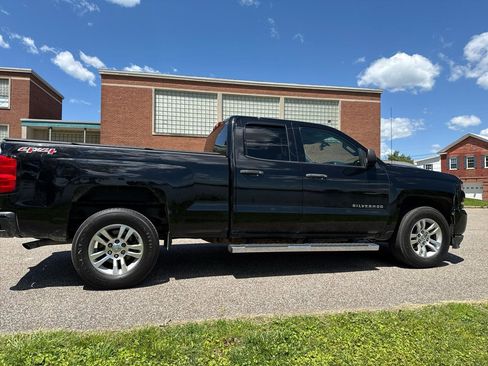 Used 2017 Chevrolet Silverado 1500 Custom w/ Custom Convenience Package AWD/4WD image 14