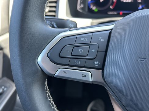 Certified 2023 Volkswagen Atlas SE image 18