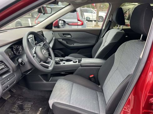 Used 2023 Nissan Rogue SV image 16