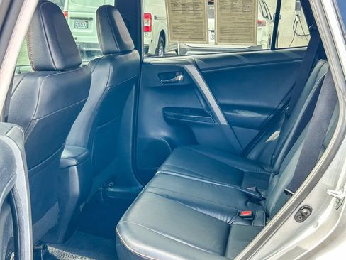 Used 2016 Toyota RAV4 SE FWD image 19