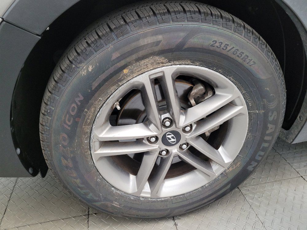 Used 2017 Hyundai Santa Fe Sport FWD image 31