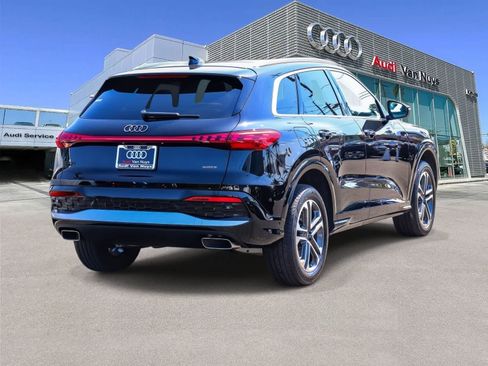 Used 2025 Audi Q5 Premium w/ Premium Plus AWD/4WD image 4