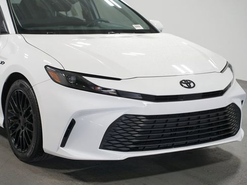 Certified 2025 Toyota Camry LE w/ Convenience Package image 4