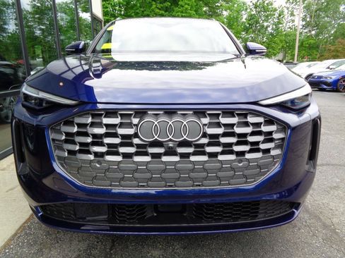 Used 2025 Audi Q5 Premium Plus AWD/4WD image 2