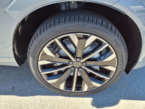 New 2026 Volvo XC60 B5 Ultra w/ Climate Package image 9