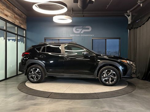 Used 2024 Subaru Crosstrek 2.0i Premium w/ Popular Package #4 image 2