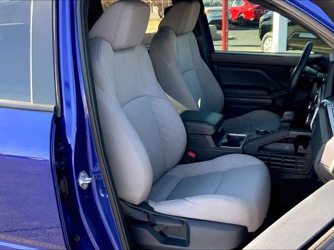 Used 2025 Toyota Tacoma SR5 image 9