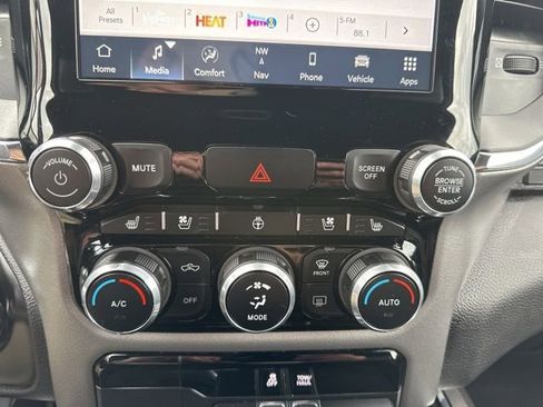 Used 2024 RAM 1500 Laramie image 21