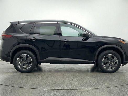 Used 2025 Nissan Rogue SV AWD/4WD image 11