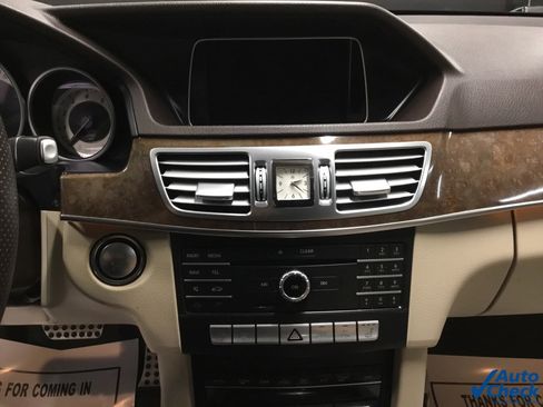 Used 2016 Mercedes-Benz E 350 4MATIC Sedan image 50