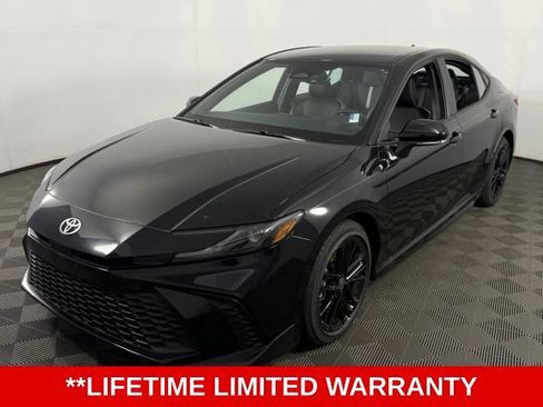 Used 2026 Toyota Camry SE FWD image 3