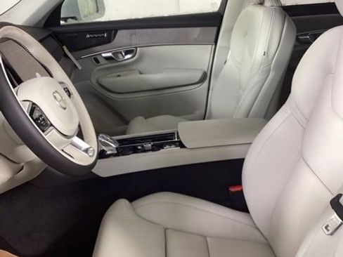 New 2026 Volvo XC90 T8 Ultra w/ Protection Package Premier image 13