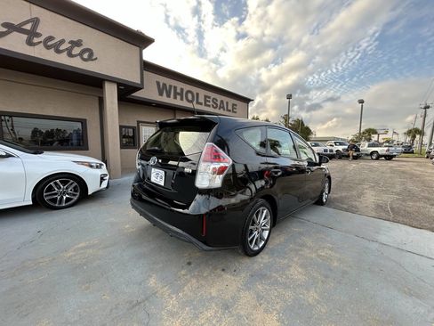 Used 2016 Toyota Prius V Five image 5