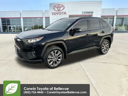 Used 2019 Toyota RAV4 XLE Premium image 7
