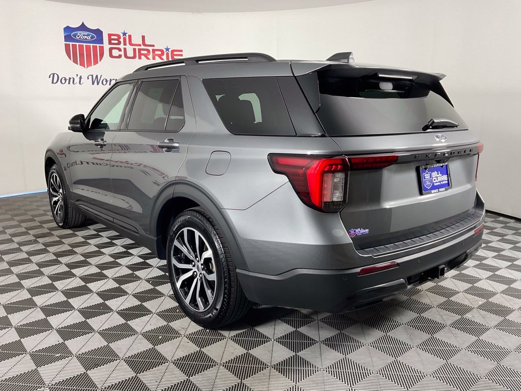 Used 2025 Ford Explorer ST-Line w/ Premium Package RWD image 4