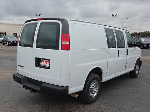 Used 2016 Chevrolet Express 2500 RWD image 4