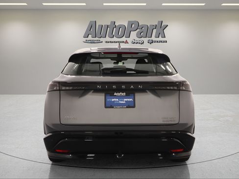 Used 2024 Nissan Ariya AWD image 8