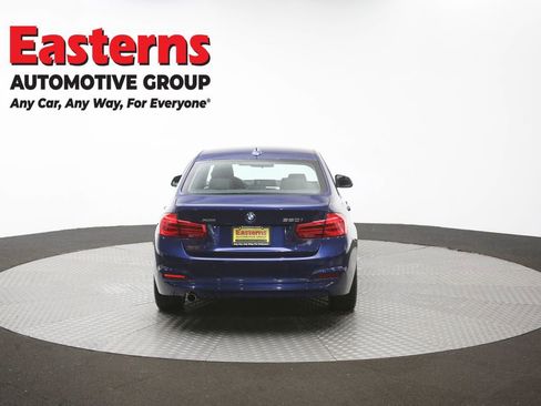 Used 2017 BMW 320i xDrive Sedan AWD/4WD image 38