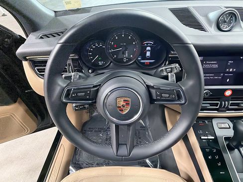Certified 2026 Porsche Macan AWD/4WD image 39