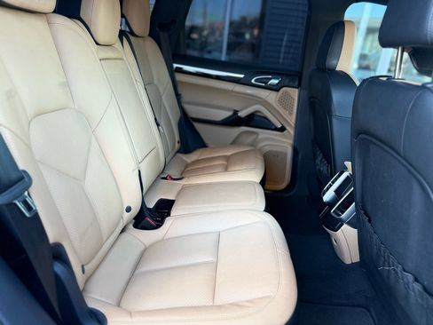 Used 2017 Porsche Cayenne image 14