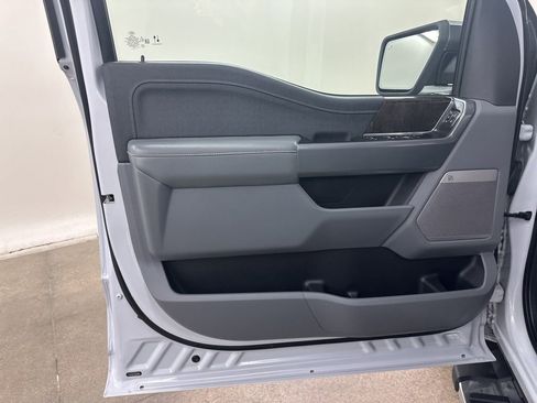 Used 2021 Ford F150 Lariat image 32