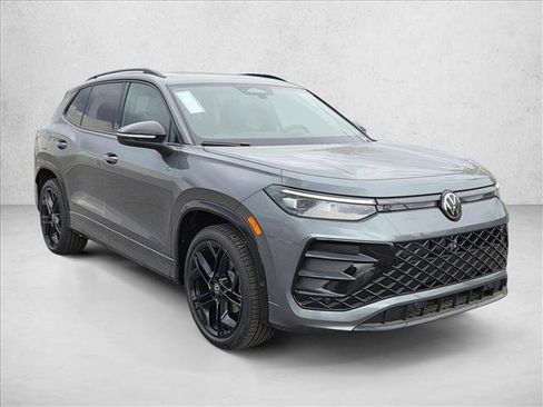 New 2026 Volkswagen Tiguan SE R-Line FWD image 7