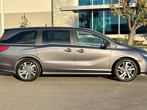 Certified 2023 Honda Odyssey Touring image 3
