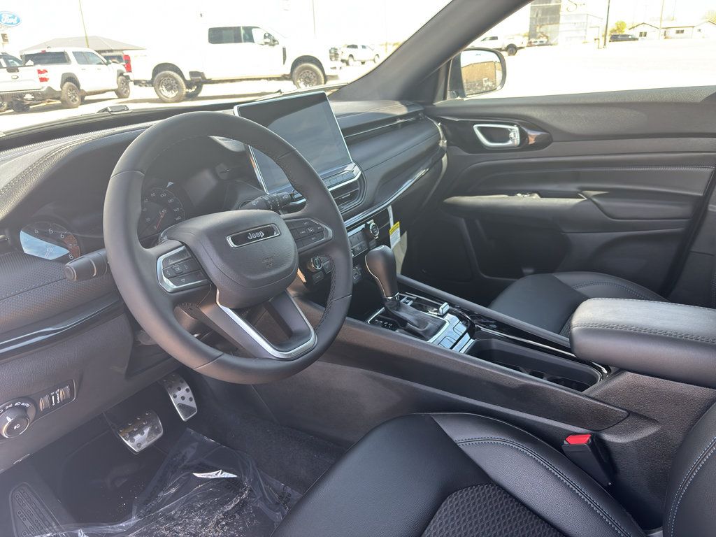 New 2026 Jeep Compass Latitude AWD/4WD image 29