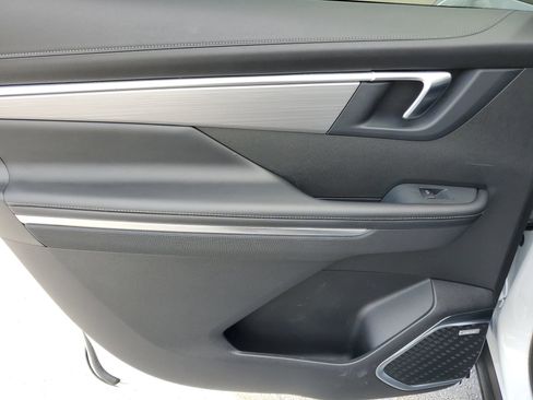 Used 2025 Buick Enclave Preferred image 10