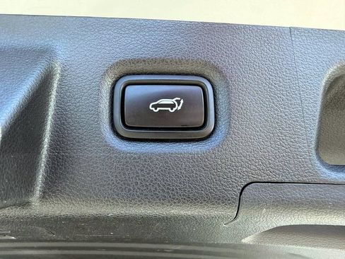 Used 2021 Hyundai Santa Fe SEL w/ Convenience + Premium Package AWD/4WD image 9