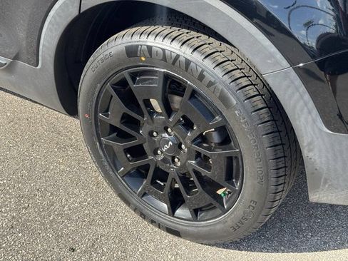 Certified 2022 Kia Telluride SX w/ Nightfall Edition Package AWD/4WD image 10
