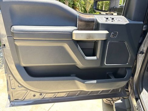 Used 2022 Ford F250 Lariat w/ Lariat Ultimate Package AWD/4WD image 17