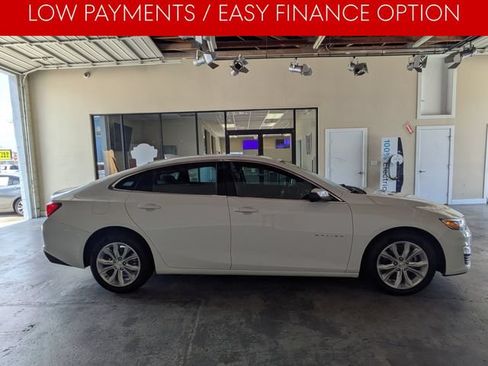 Used 2025 Chevrolet Malibu LT FWD image 3