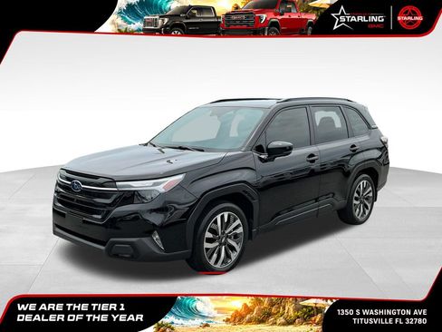 Used 2025 Subaru Forester Touring w/ Popular Package - Touring AWD/4WD image 1