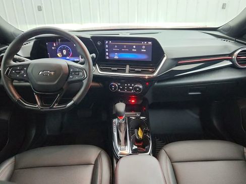 Used 2026 Chevrolet Trax RS FWD image 23