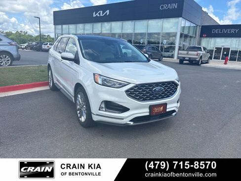 Used 2021 Ford Edge Titanium w/ Equipment Group 301A AWD/4WD image 2