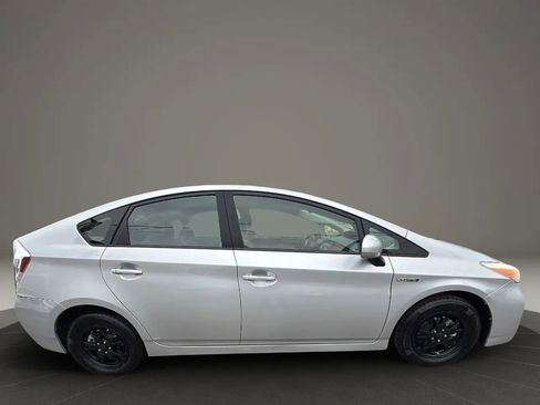 Used 2013 Toyota Prius Two image 4