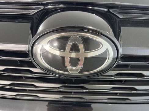 Used 2021 Toyota RAV4 XLE FWD image 36