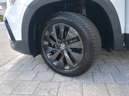 Certified 2023 Volkswagen Taos S FWD image 30